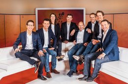 Das Team ist wieder vollzählig (Bild: SRF)