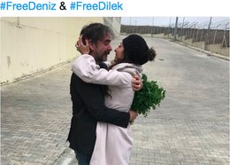 Yücel und seine Ehefrau nach der Freilassung