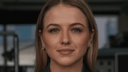 Bianca Holzer kommt von der Migros...