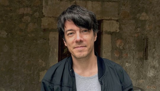 Das bisherige WOZ-Design hat 15 Jahre gehalten. Florian Keller (Bild) und das Team der «Wochenzeitung» haben sich für den Entwurf von Martin Stoecklin und Melina Wilson entschieden... (Bild: zVg)