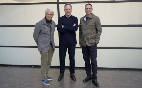 Daniel Zehntner (l.) gibt operative Leitung ab, Fabian Röthlisberger wird Managing Director und CD Thomas Wolfram (r.) ist neu Partner bei Martin et Karczinski... (Bild: zVg)