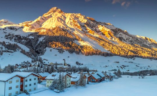 Ausgezeichnet für die «touristische Inwertsetzung» des kulturellen Erbes: Das Bündner Dorf Splügen... (Bild: Viamala Tourismus)