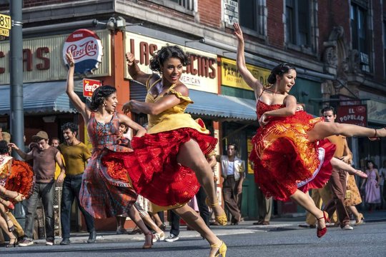 Sie sollen wieder Schwung in das Kino-Gewerbe bringen: die Tänzerinnen in der neuen «West Side Story» von Steven Spielberg...                 (Szenenbild Disney)  