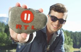 Jan Oliver macht Werbung für RTL II