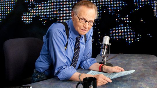 25 Jahre lang talkte Larry King auf CNN...       (Bild: CNN)