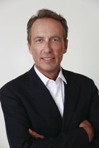 CEO Carl Woebcken