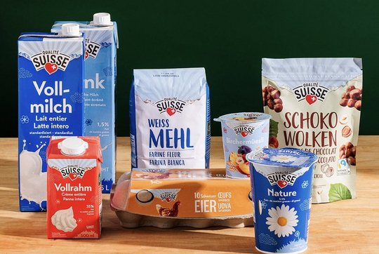 Ein rotes Herz mit Schweizer Kreuz bildet das zentrale Gestaltungselement und kommuniziert visuell, dass die Lebensmittel aus einheimischer Produktion stammen...    (Bild: zVg)