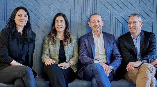 Die vierköpfige Führung: Barbara Lüthi (COO), Martina Fehr (CEO), Christian Flückiger  (CFO) und Beat Rüdt (CPO) ... (Bild: zVg/J.P. Ritler) 