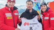 Urs Lehmann (l.), Präsident von Swiss-Ski, Haitao Wang, CEO von Huawei Schweiz, und Wendy Holdener, die bereits Markenbotschafterin des chinesischen Konzerns ist...