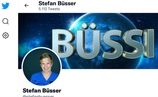 «Comedian, Radio- & TV-Host, Podcaster»: Nichts deutet auf SRF hin - und doch assoziieren die Twitter-User «Büssi» mit SRF. (Bild Screenshot)