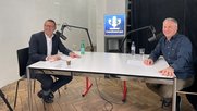 Hans-Peter Nehmer (l.) diskutiert mit Reto Lipps, welche Lehren wegen Corona für die interne und externe Kommunikation zu ziehen sind…