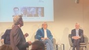 Vier Aktivisten vom «Drop Kollektiv» kaperten kurzweilig die NZZ-Podiumsdiskussion «Uno – eine Vision schafft sich ab» am Donnerstagabend...    (Bild: Video/Insta/versch.)