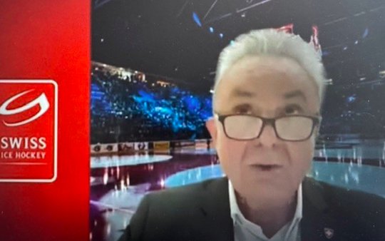 Als Krisenmanager gefordert: Eishockey-Verbandspräsident Urs Kessler an der Online-Medienkonferenz vom Freitag... (Bild: Screenshot)