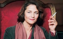 Charlotte-Rampling-Klein-Report-Goldener-Bar-2019