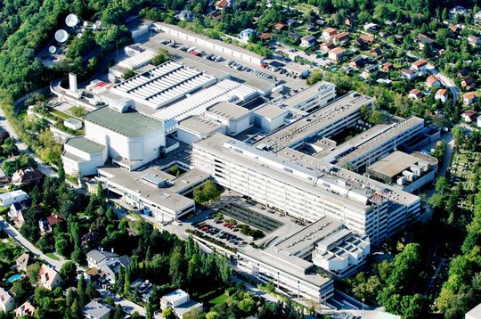 Das ORF-Zentrum in Wien. Leicht grösser als Leutschenbach. In beiden Ländern gibt es zusätzlich Regionalstudios...    (Bild: ORF)