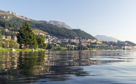 Die Gemeinde ist nicht im Verwaltungsrat vertreten, weil das Tourismus-Marketing «entpolitisiert» arbeiten soll, heisst es am St. Moritzersee. (Bild zVg)