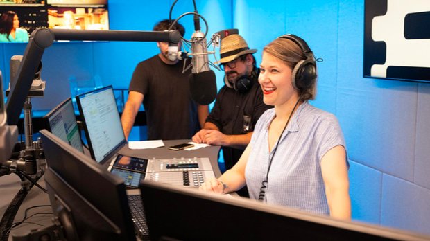 Die SRF-Radios verlieren fast jeden fünften Hörer: Studio in der 2022 in Betrieb genommenen «Radio Hall» in Leutschenbach... (Bild: © SRF/Oscar Alessio)