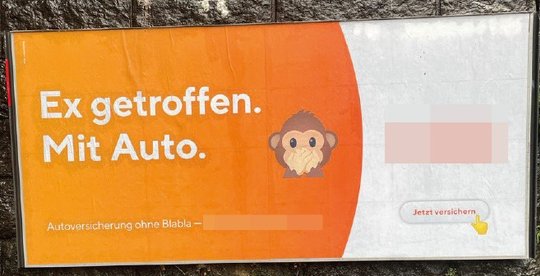 SLK: Es liegt – nicht zuletzt durch die Gesamtaufmachung der Werbung und dem markanten Emoji – eine erkennbare werberische Überzeichnung vor…     (Bild: © SLK)